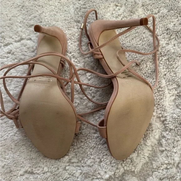 Steve Madden Tan Heeled Sandals Elegant Design - Picture 3 of 3